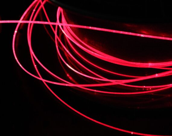 fibre optique rouge