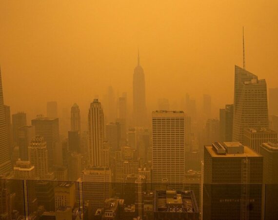 Quebec_Canada_Wildfire_Smoke_Consumes_New_Jersey_and_New_York_City_June_7_2023_52959379218_1.jpg