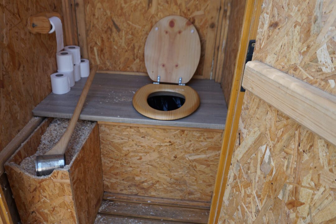 installation-ecologique-faut-il-separer-les-toilettes-de-la-salle-de-bain