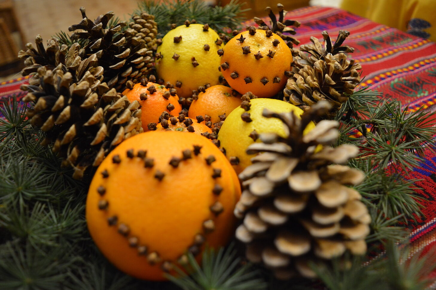 comment-creer-une-decoration-de-noel-ecologique-avec-des-oranges