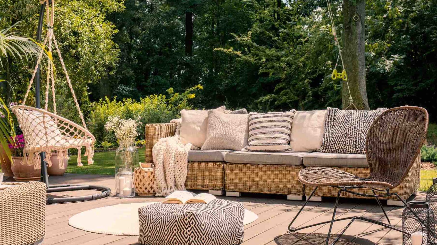 comment-creer-un-salon-de-jardin-cosy-pour-profiter-pleinement-de-lete