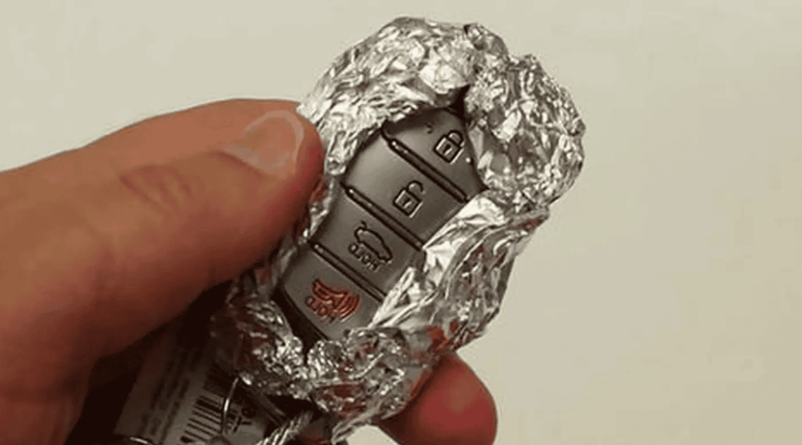 Des milliers de conducteurs mettent leur clé de voiture dans du papier aluminium et quand on sait pourquoi, ils ont bien raison
