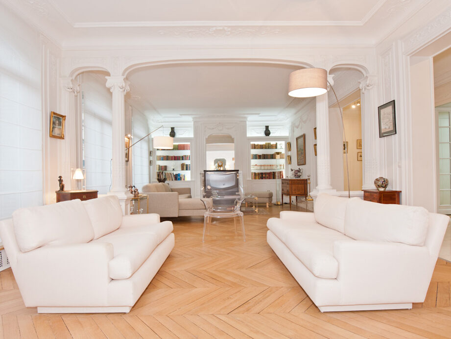 comment-integrer-le-style-haussmannien-dans-votre-interieur-moderne