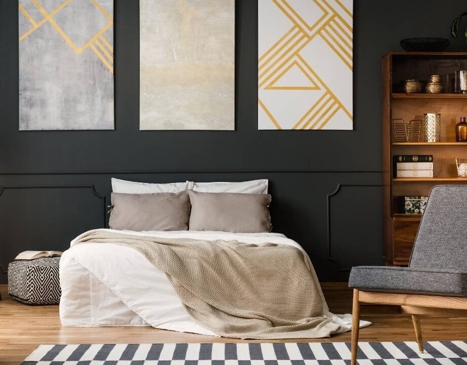comment-decorer-votre-chambre-avec-une-touche-elegante-de-noir-et-dor