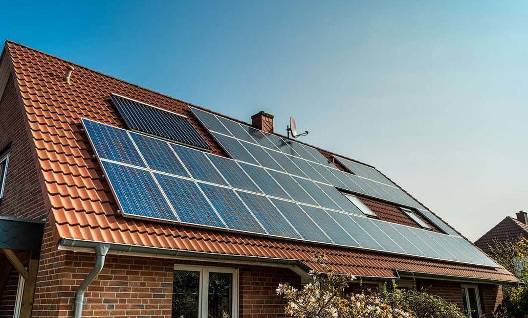 Combien de temps dure vraiment un panneau solaire sur une maison ?
