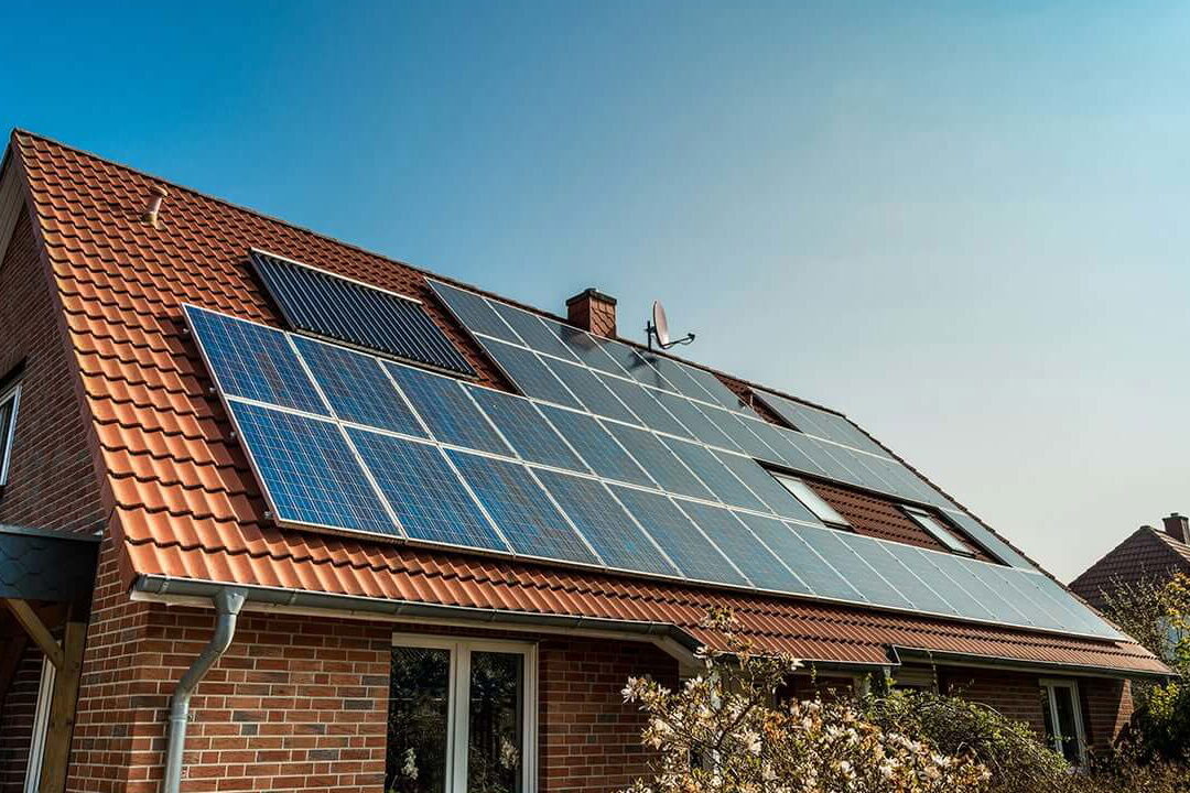 Combien de temps dure vraiment un panneau solaire sur une maison ?