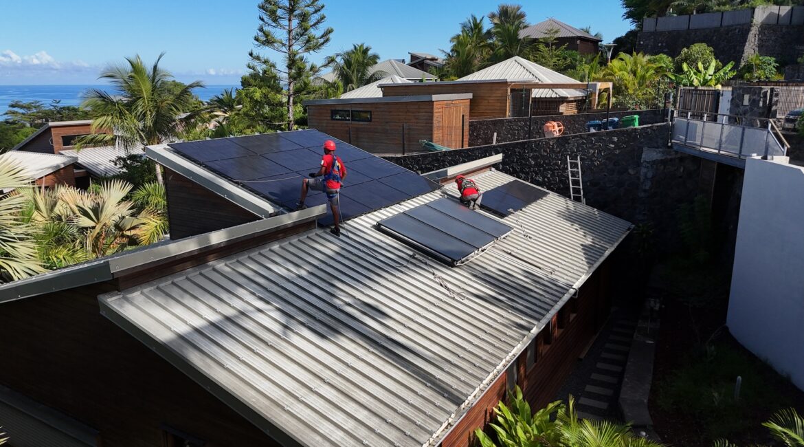 installation photovoltaïque sur toiture maison à La Réunion